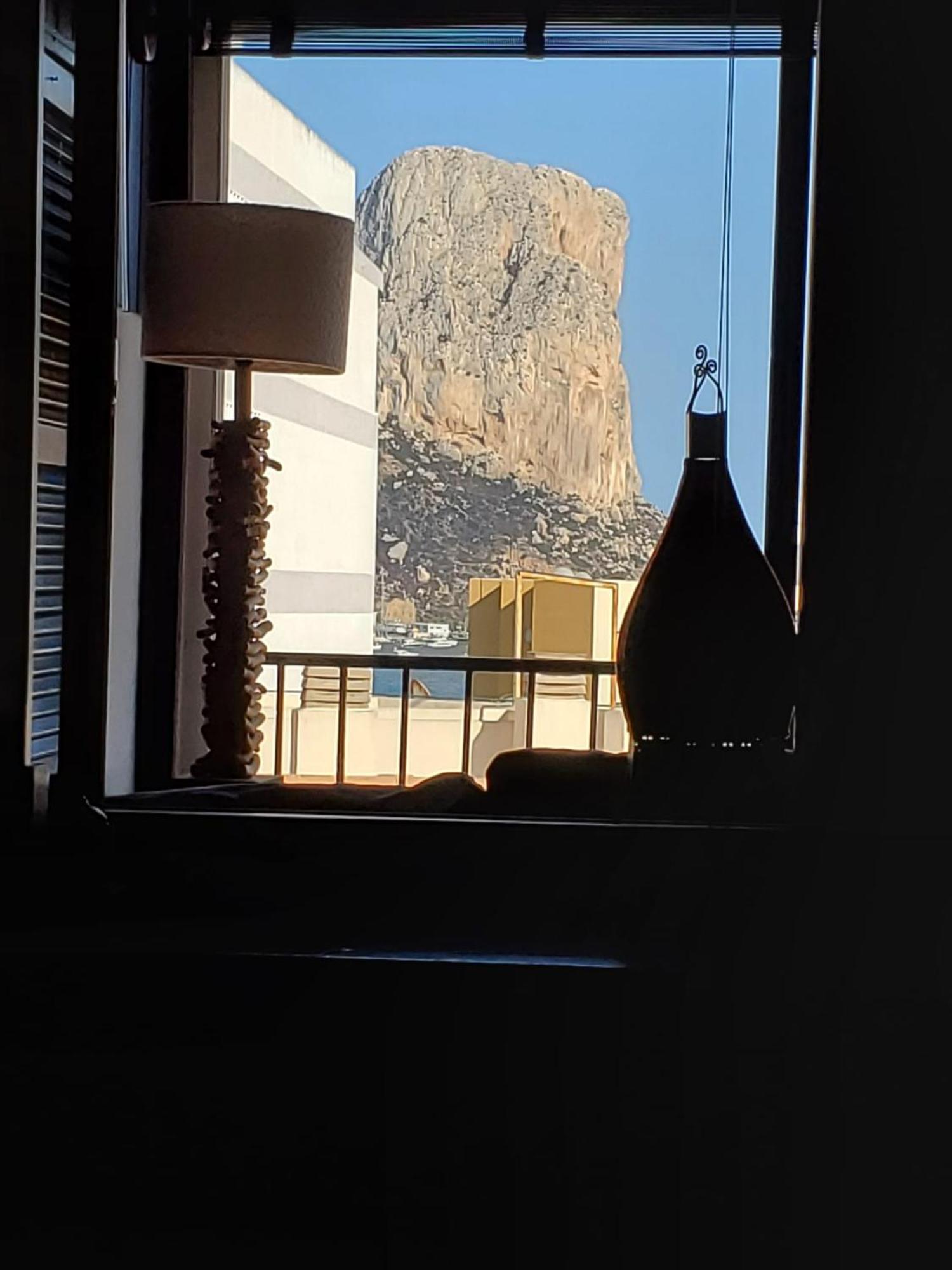 Apartamento Ático con encanto, 50m de la playa, vista al mar, wifi fibra, gran terraza Calpe Exterior foto